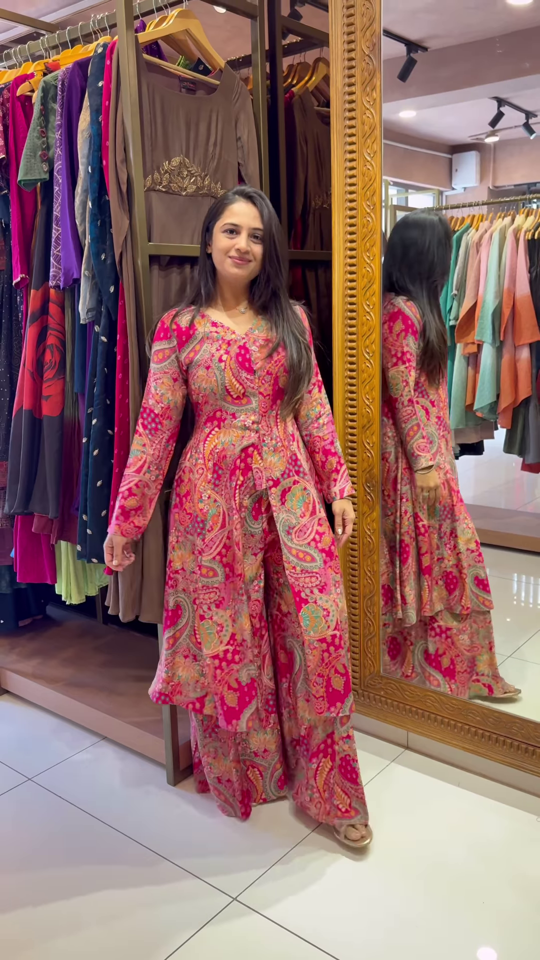 Elegant Lime Green Paisley Printed Ethnic Set - Image 2