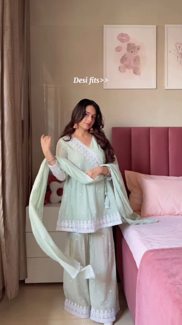 Elegant Lilac Embroidered Anarkali Suit - Image 3