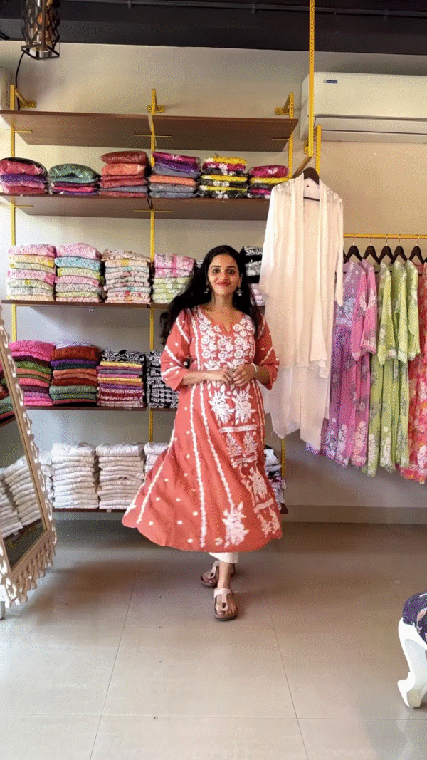Raspberry Pink Embroidered Kurta Set - Image 3