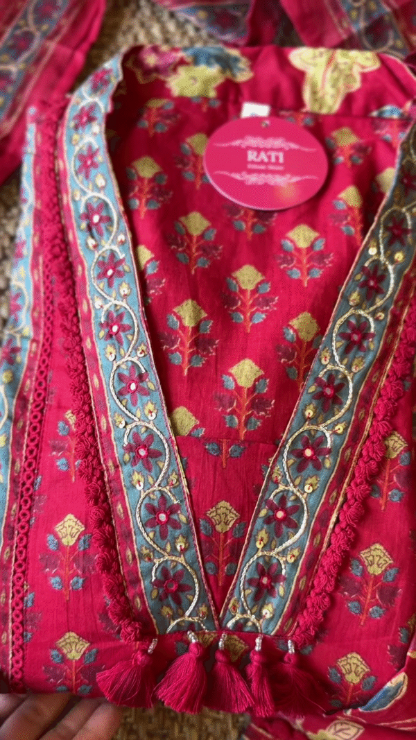 Vintage Bohemian Red Cotton Suit – A Blend of Tradition & Artistry