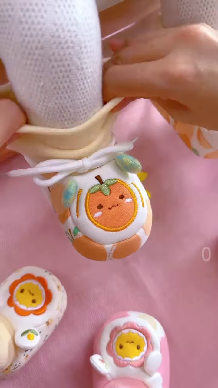 Flower-Faced Plush Toys ๐ธ๐งธ With Embroidered Details & Dress-Up Appeal โ Multi-Color Variants - Image 3