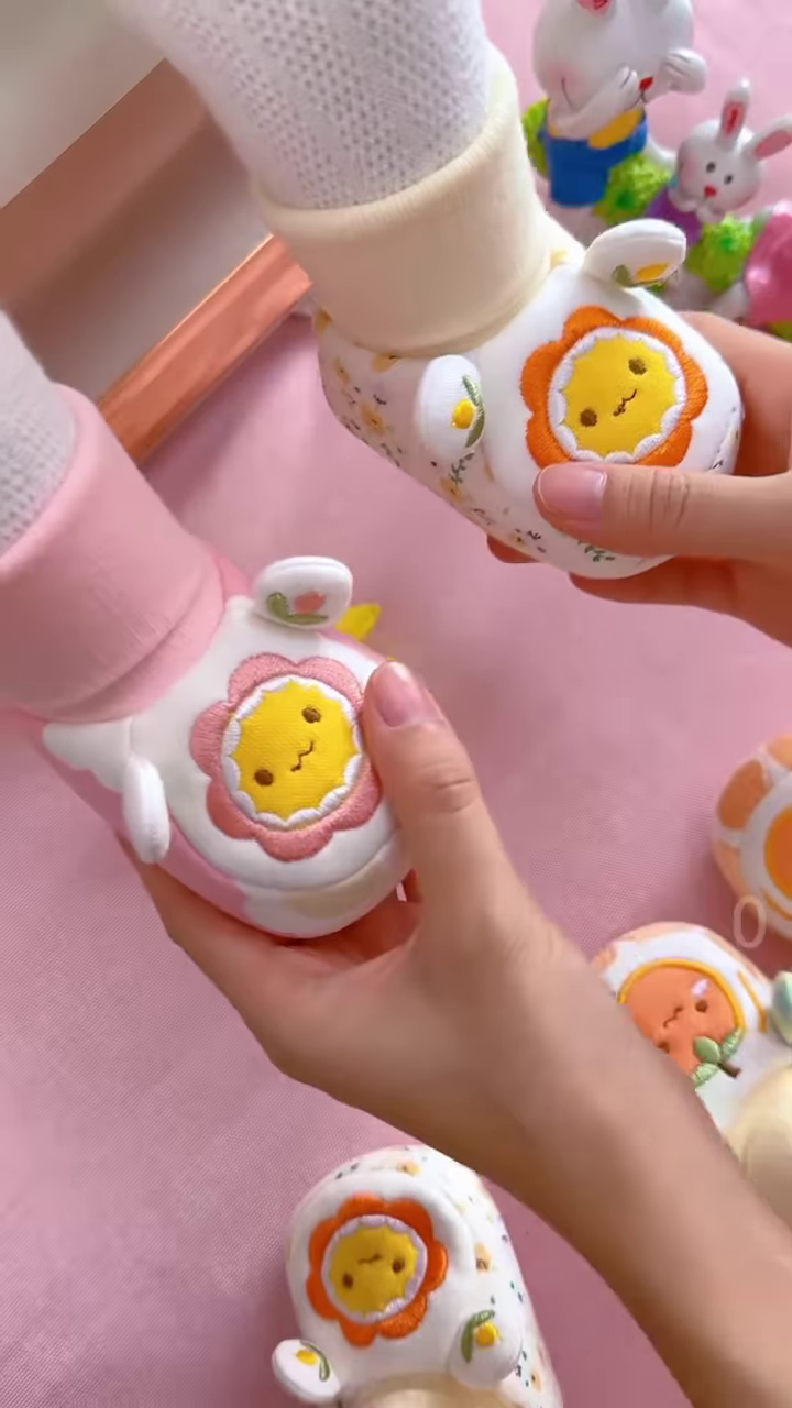 Flower-Faced Plush Toys ๐ธ๐งธ With Embroidered Details & Dress-Up Appeal โ Multi-Color Variants - Image 6