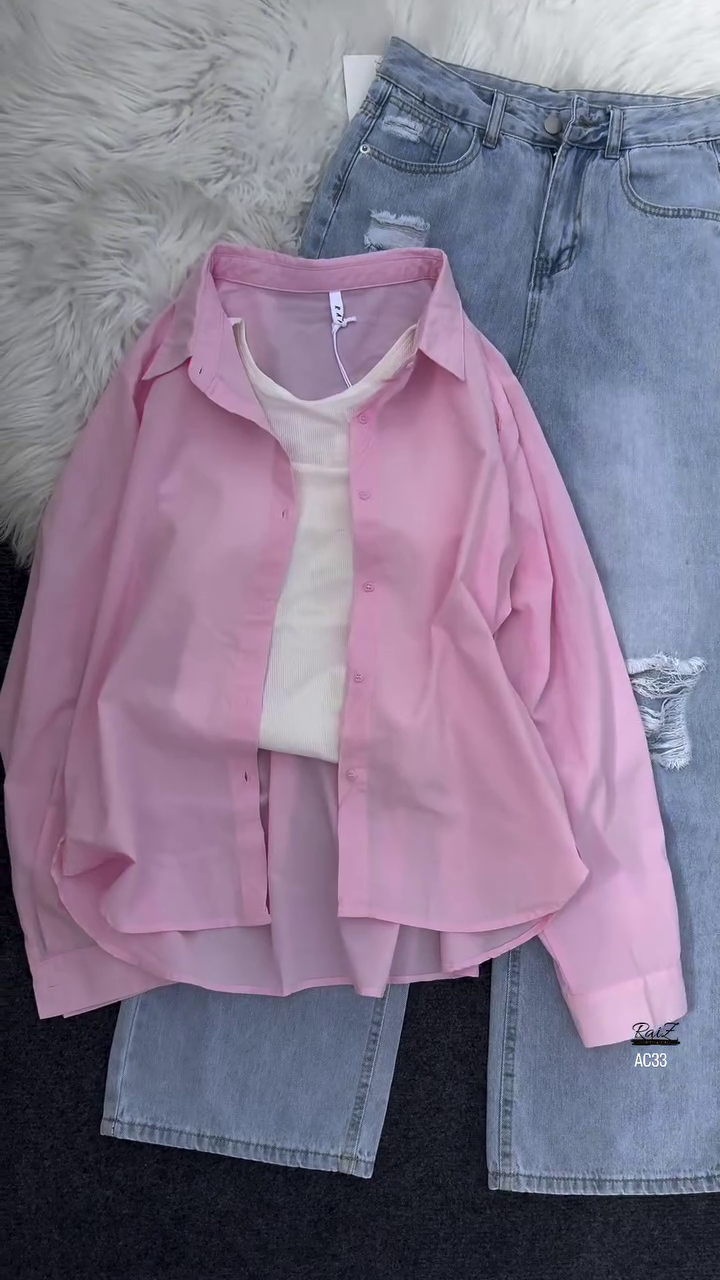 Women’s Casual Layered Outfit – White Tank, Black Button-Up Shirt & Distressed Light-Wash Jeans - Image 5