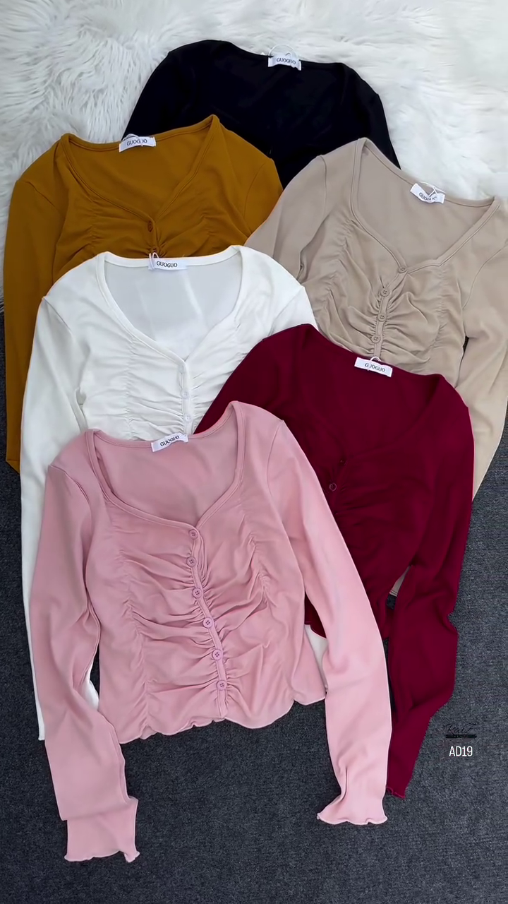 Women’s Ruched Button-Front Long Sleeve Crop Top