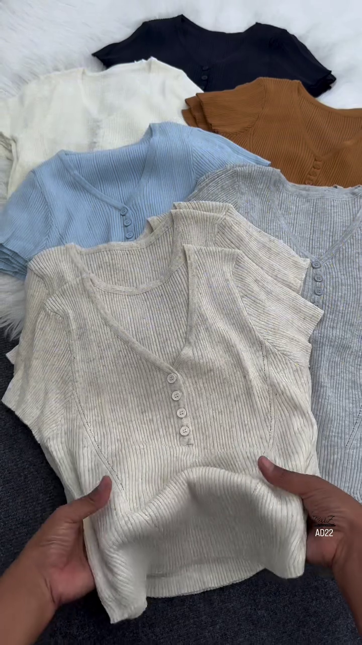 Women’s Ribbed Button-Down Short Sleeve Top - Image 3