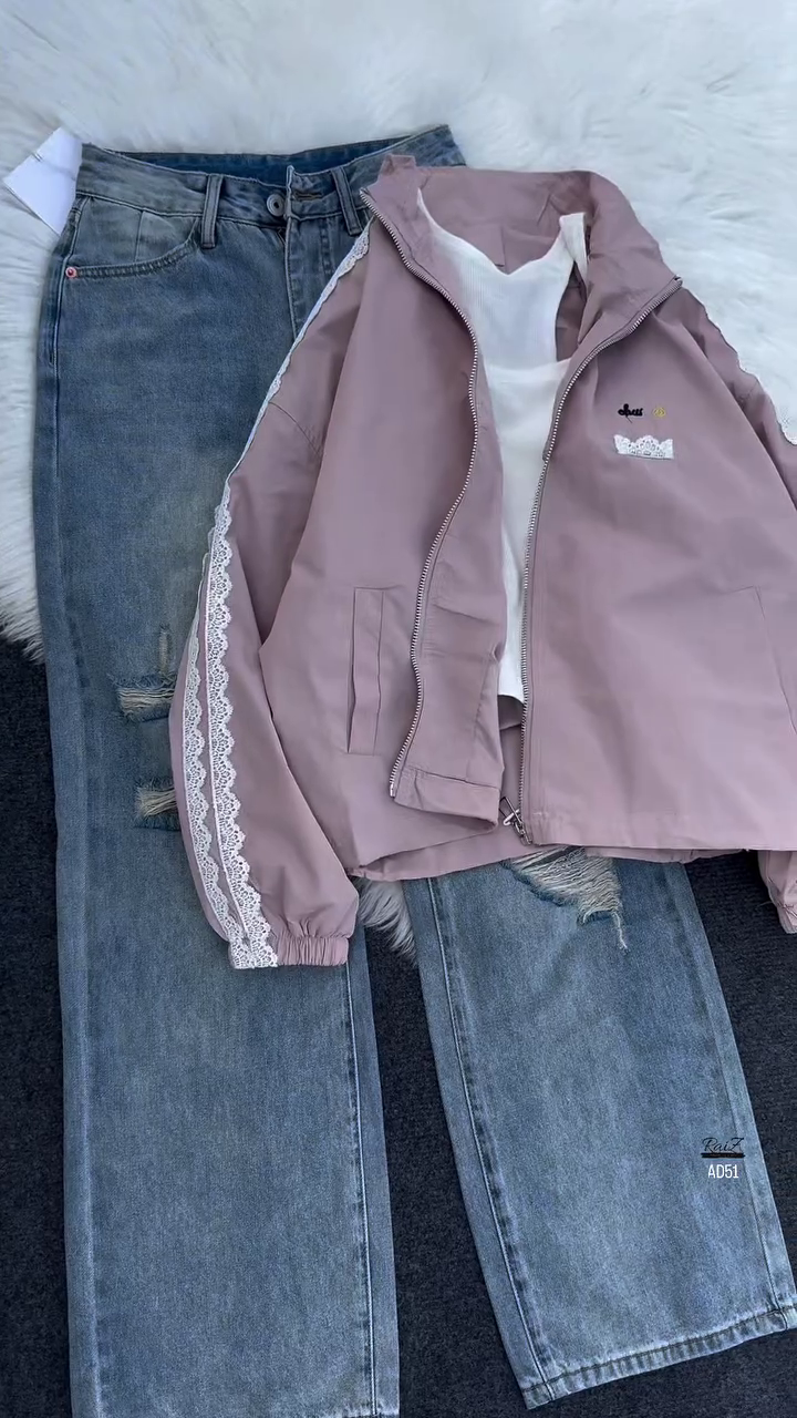 Cream Zip-Up Hoodie & Light Wash Jeans Set - Image 4