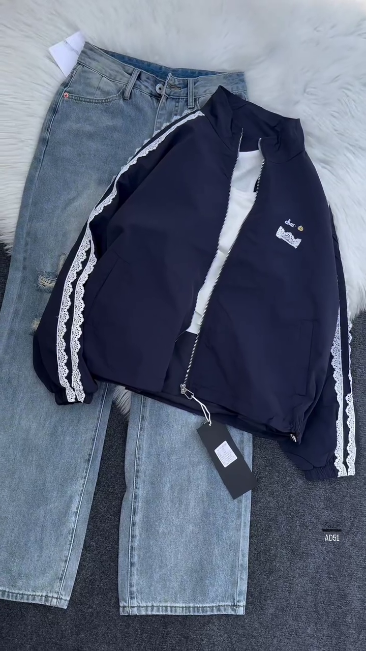 Cream Zip-Up Hoodie & Light Wash Jeans Set