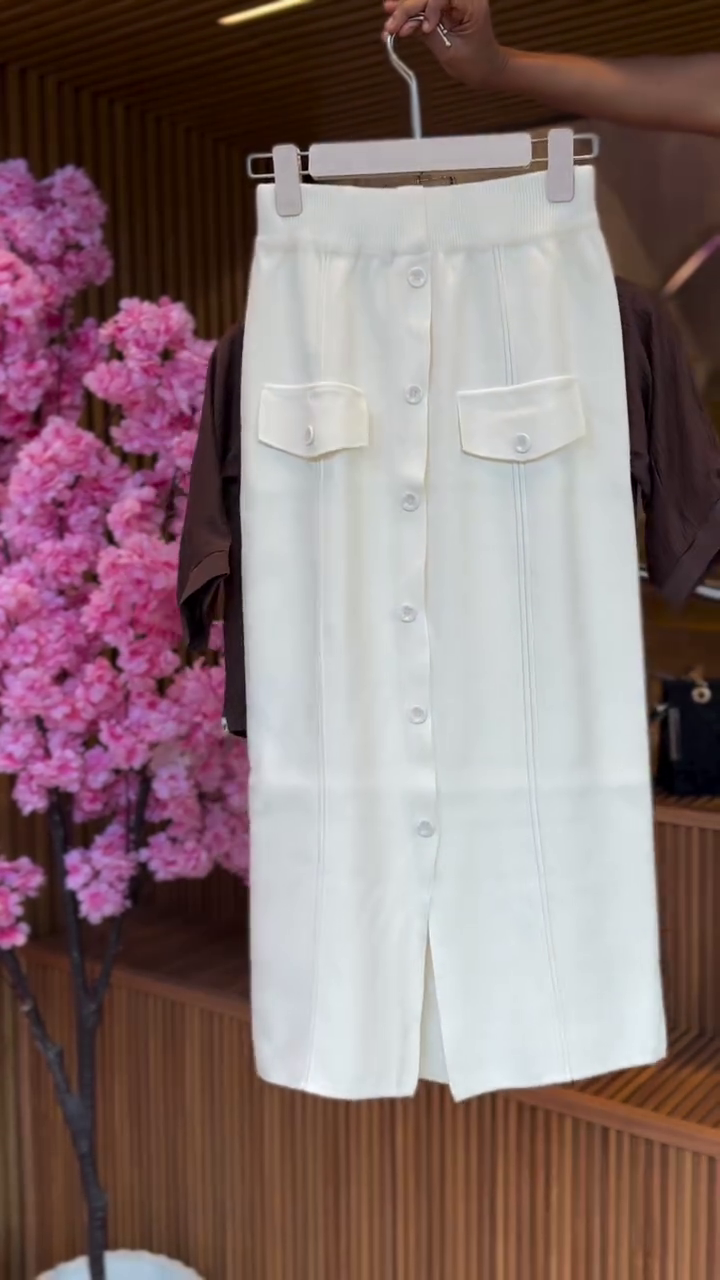 Beaded Trim Blouse in Cocoa & White Skirt - Image 3