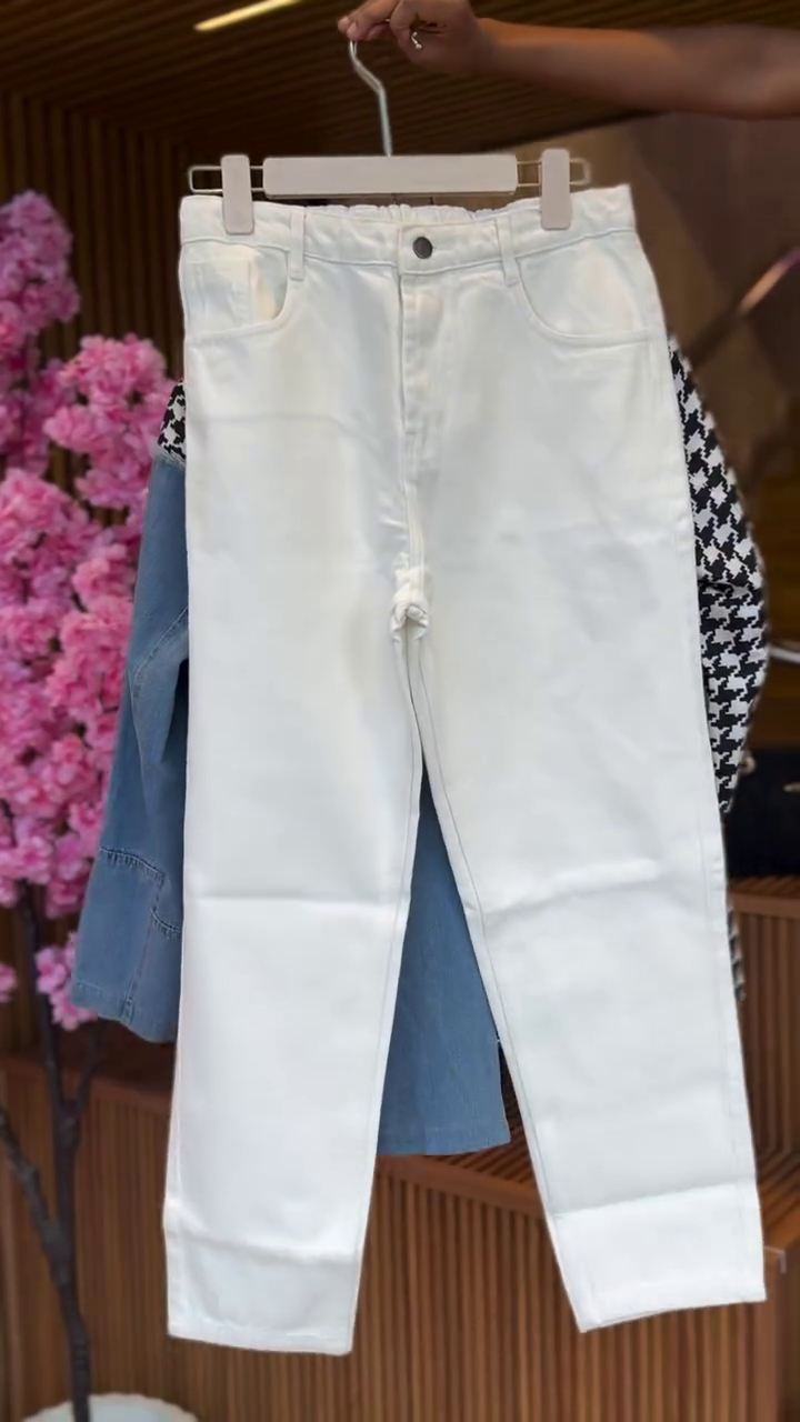 Hybrid Contrast Jacket in Houndstooth & Denim with White Pants - Image 2