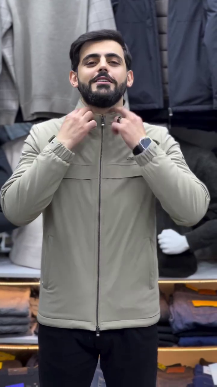 BEIGE SLEEVELESS SWEATER WITH PLAID SHIRT