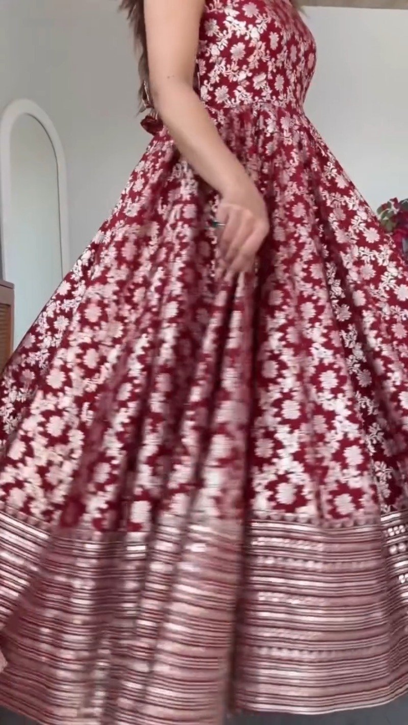 Royal Crimson Banarasi Jacquard Lehenga Set with Intricate Metallic Motifs - Image 5