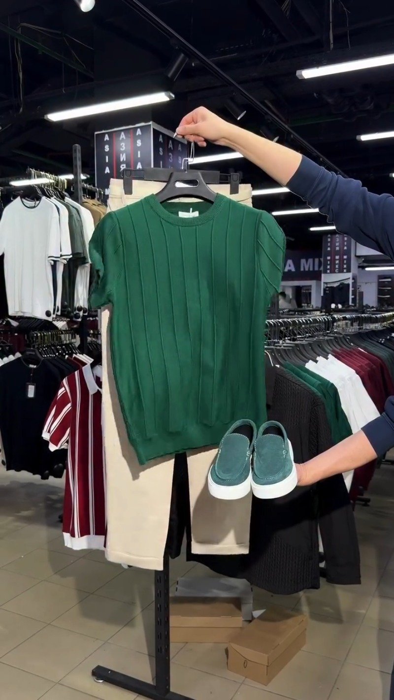 Contemporary Minimalist Knit Top & Trouser Ensemble – Available in Forest Green & Cream - Image 2