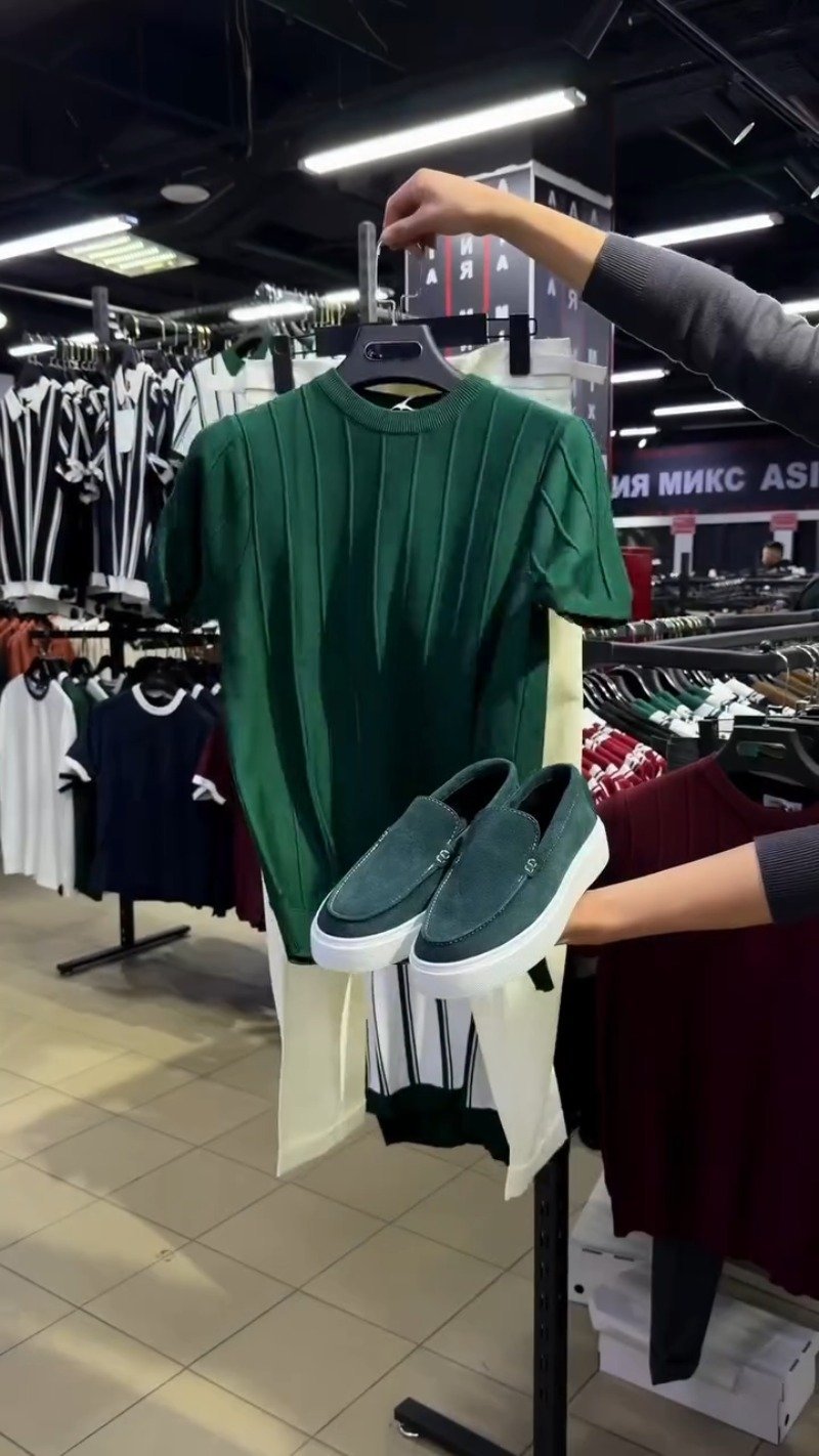 Minimalist Ribbed Knit T-Shirt and Suede Slip-On Set – Available in White, Emerald Green, Earthy Brown & Deep Burgundy - Image 2