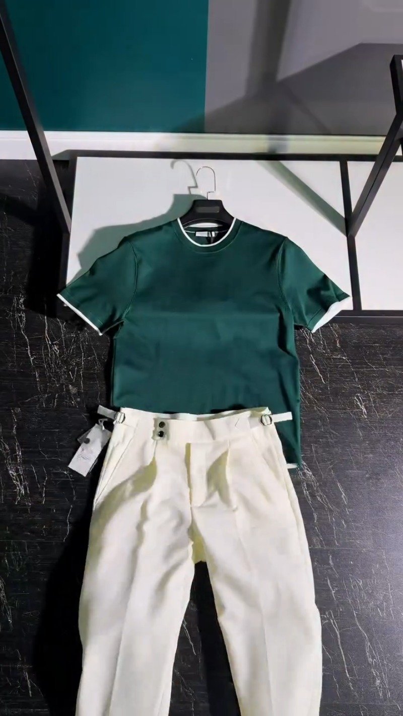 Modern Minimalist Casual Ensemble – Featuring Forest Green & Crisp Cream