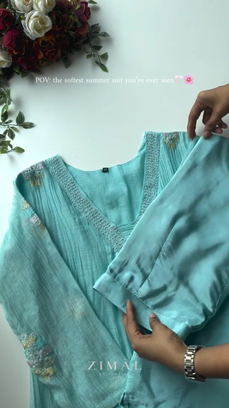 Aura Turquoise Embellished Summer Kurta Set - Image 4