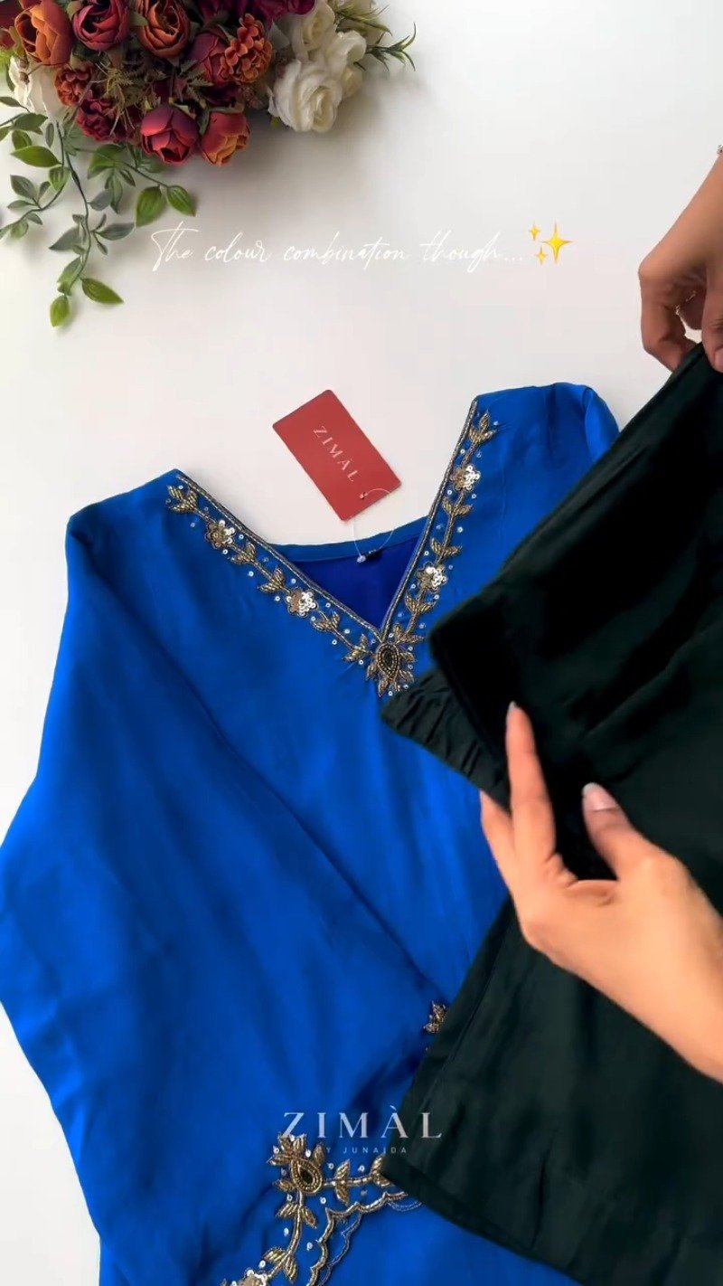 Royal Blue Embellished Kurta Ensemble with Contrast Stole – Available in Royal Blue & Forest Green - Image 2