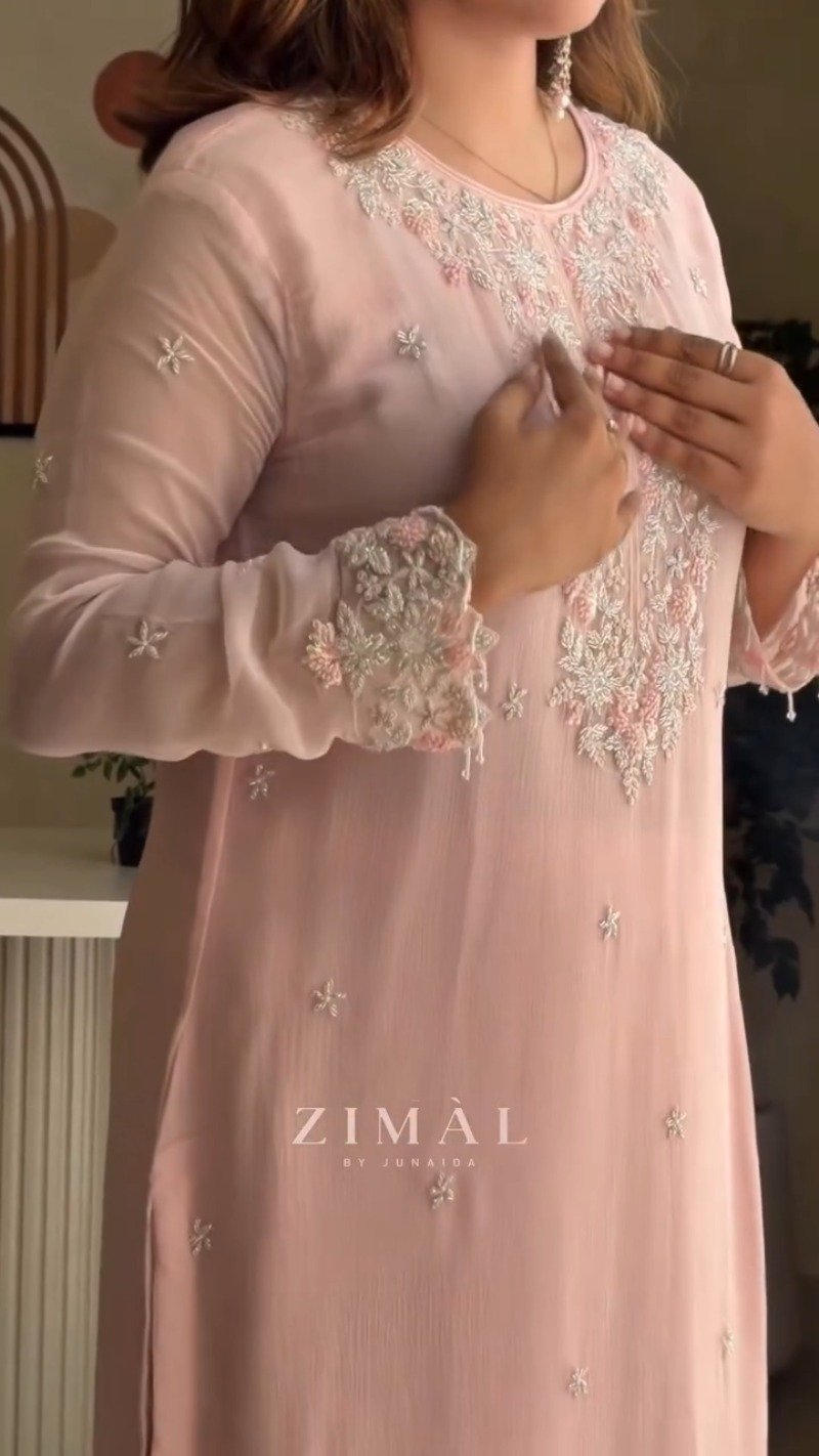 Blush Pink Embroidered Chiffon Kurta Set with Dupatta - Image 2