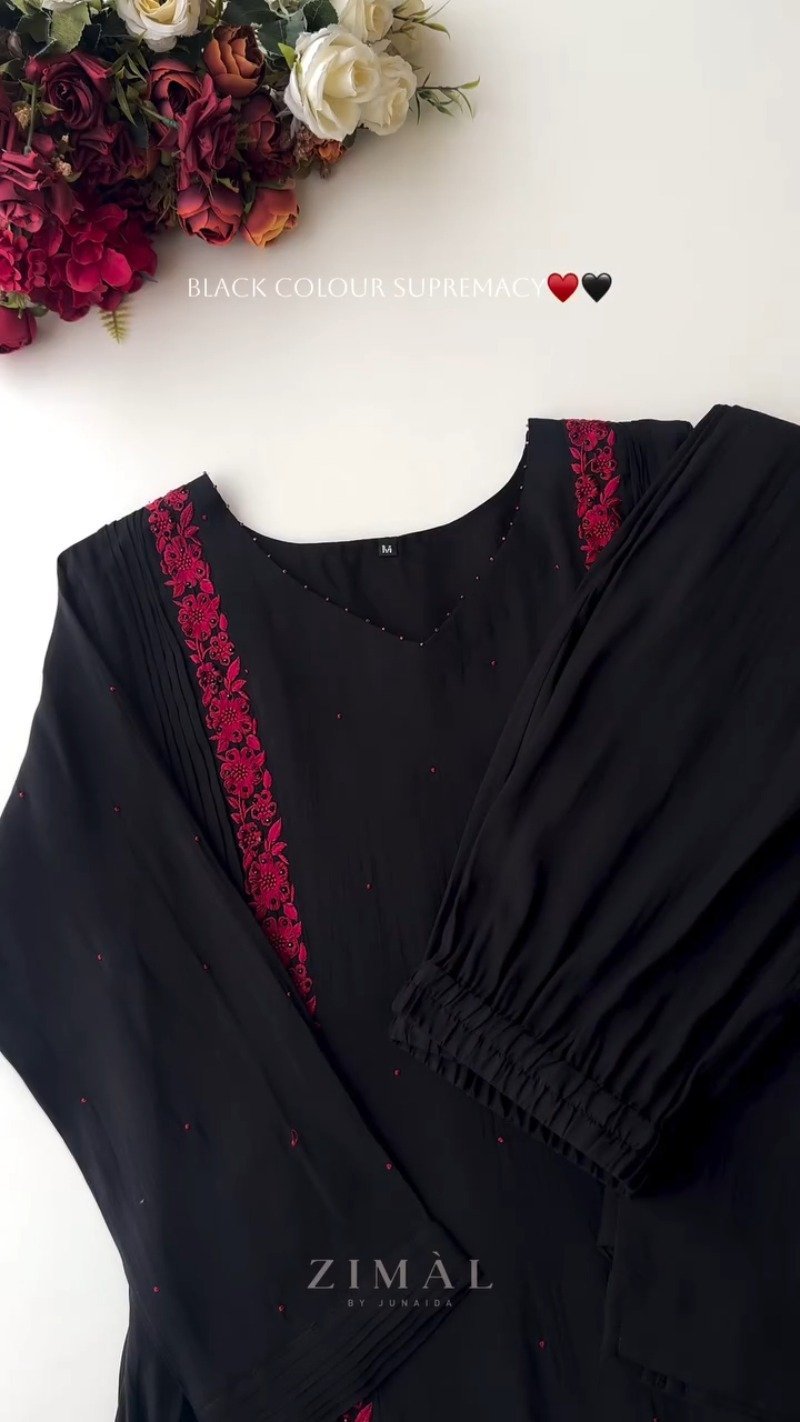 Midnight Noir Embroidered Kurta Set with Scalloped Dupatta - Image 4