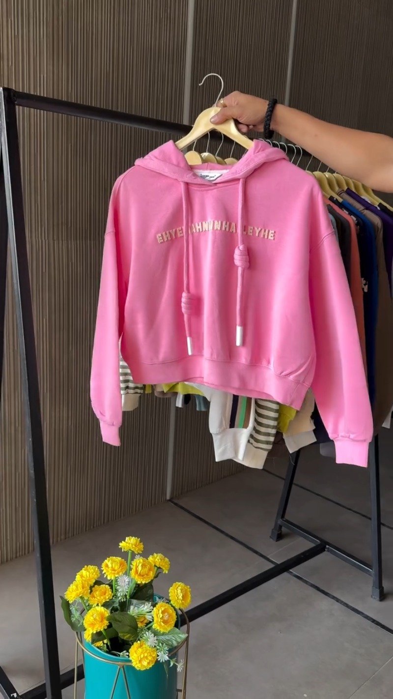 Contemporary Chic Cropped Pullovers & Hoodies Collection – Available in Pink, Olive Green, Beige, Navy Blue, Grey, & Tan