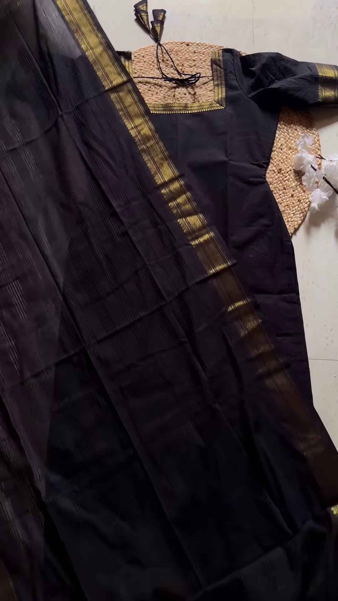 Heritage Minimalist: Black Mangalagiri Cotton Set - Image 2