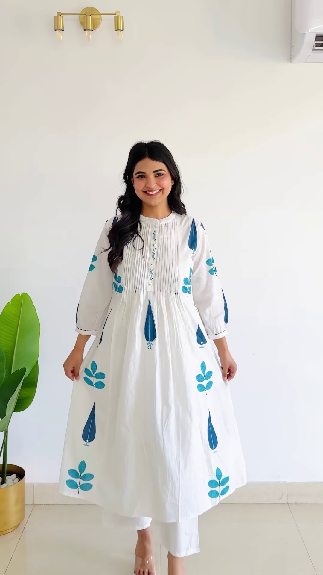 Meadow Serenade: Pleated Floral Cotton A-Line Suit Set - Image 4