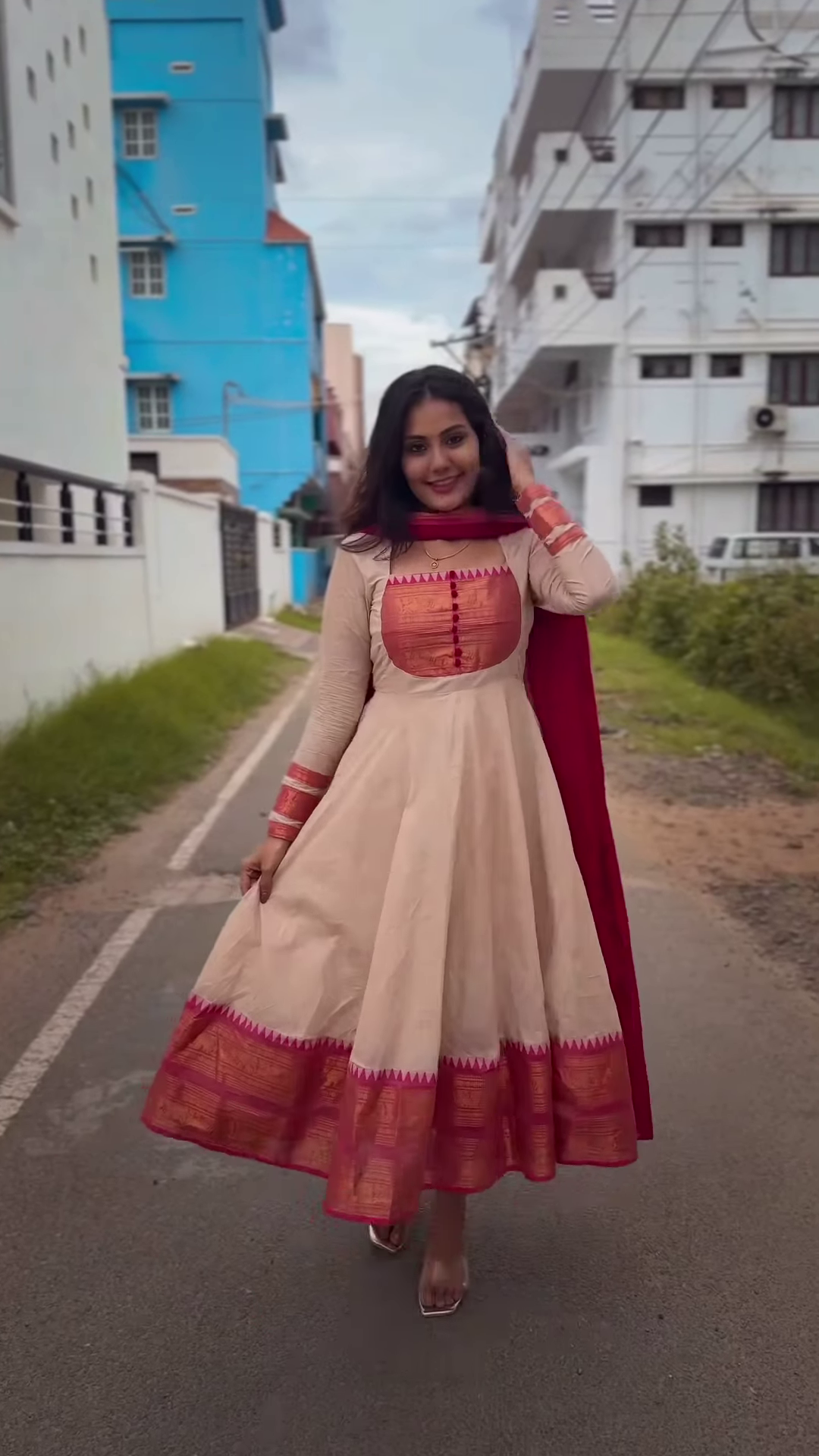 Charcoal Heritage: Mangalagiri Silk-Cotton Anarkali Set - Image 4