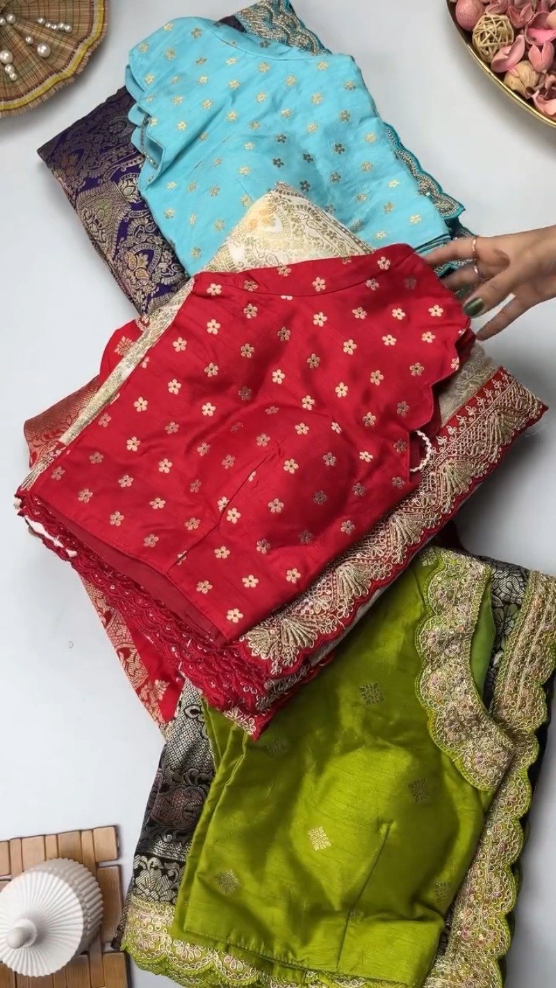 Exquisite Banarasi Scalloped Edge Saree & Blouse Set – Available in Cream, Black, Blue & Red - Image 2