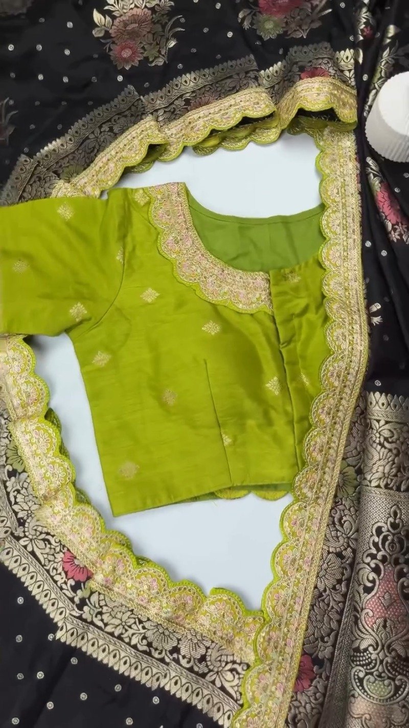 Exquisite Banarasi Scalloped Edge Saree & Blouse Set – Available in Cream, Black, Blue & Red - Image 7