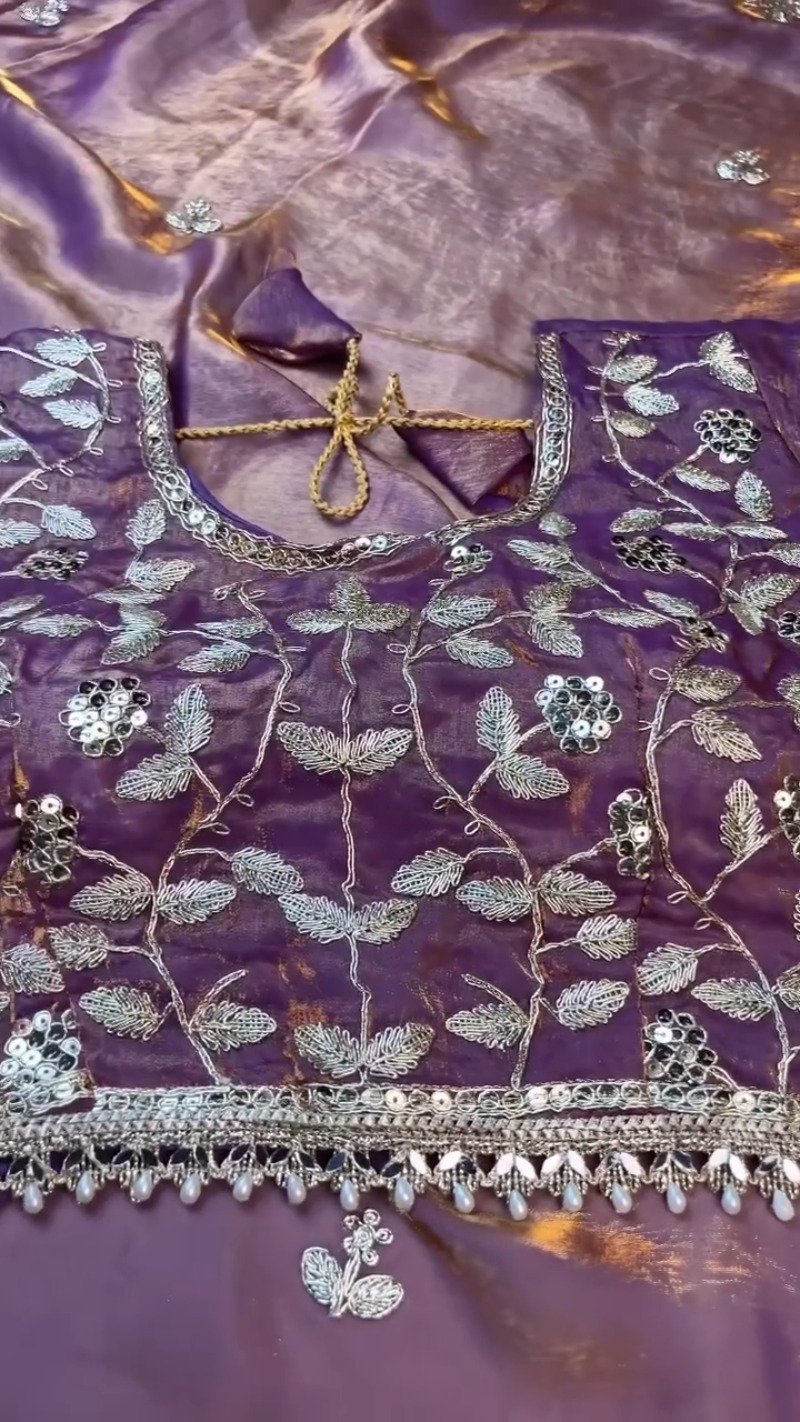 Enchanting Lavender Organza Saree Set with Silver Zari Embroidery - Image 7