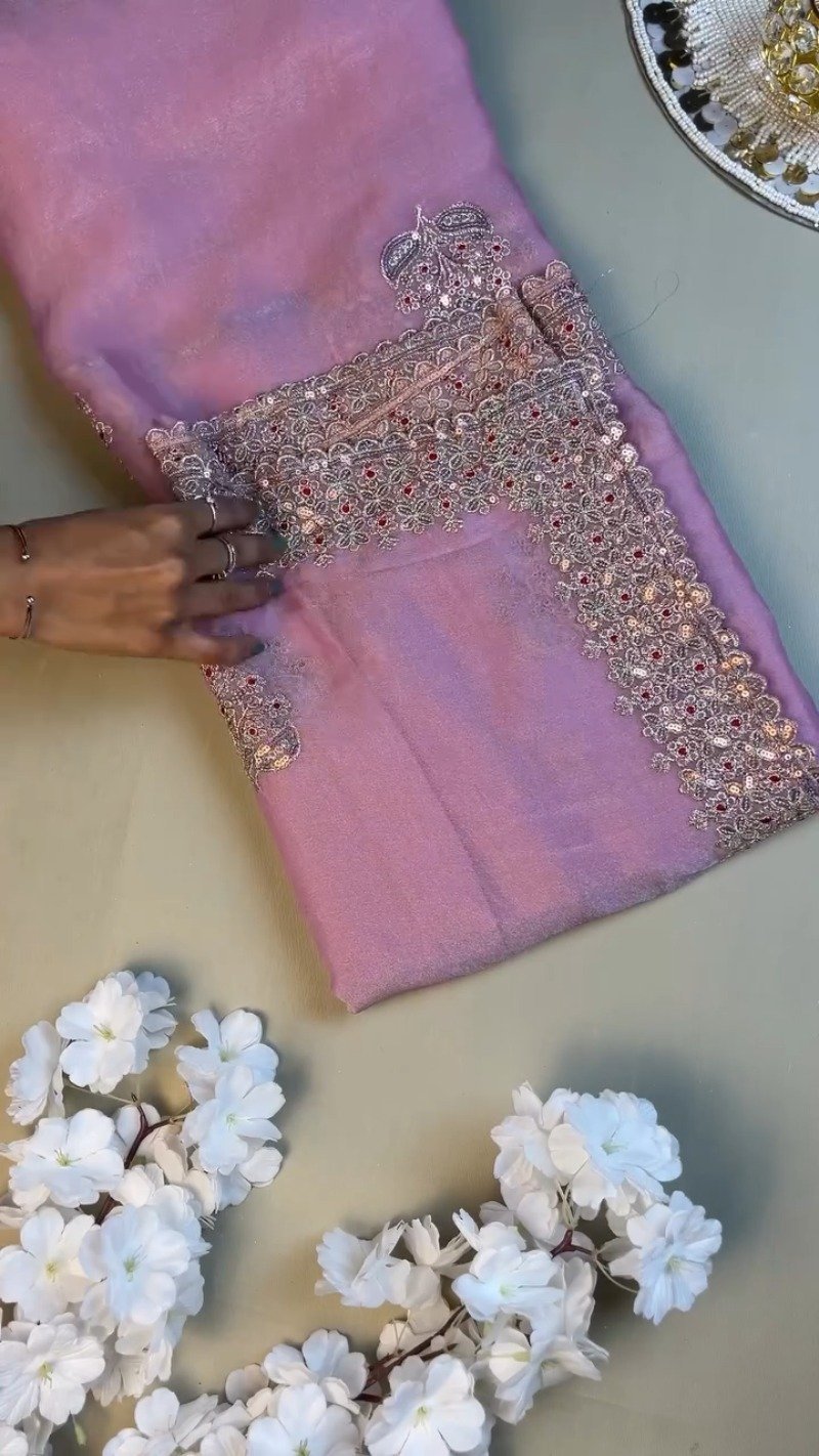 Enchanting Lilac Organza Saree & Maroon Velvet Blouse Set – Available in Lilac & Maroon - Image 4