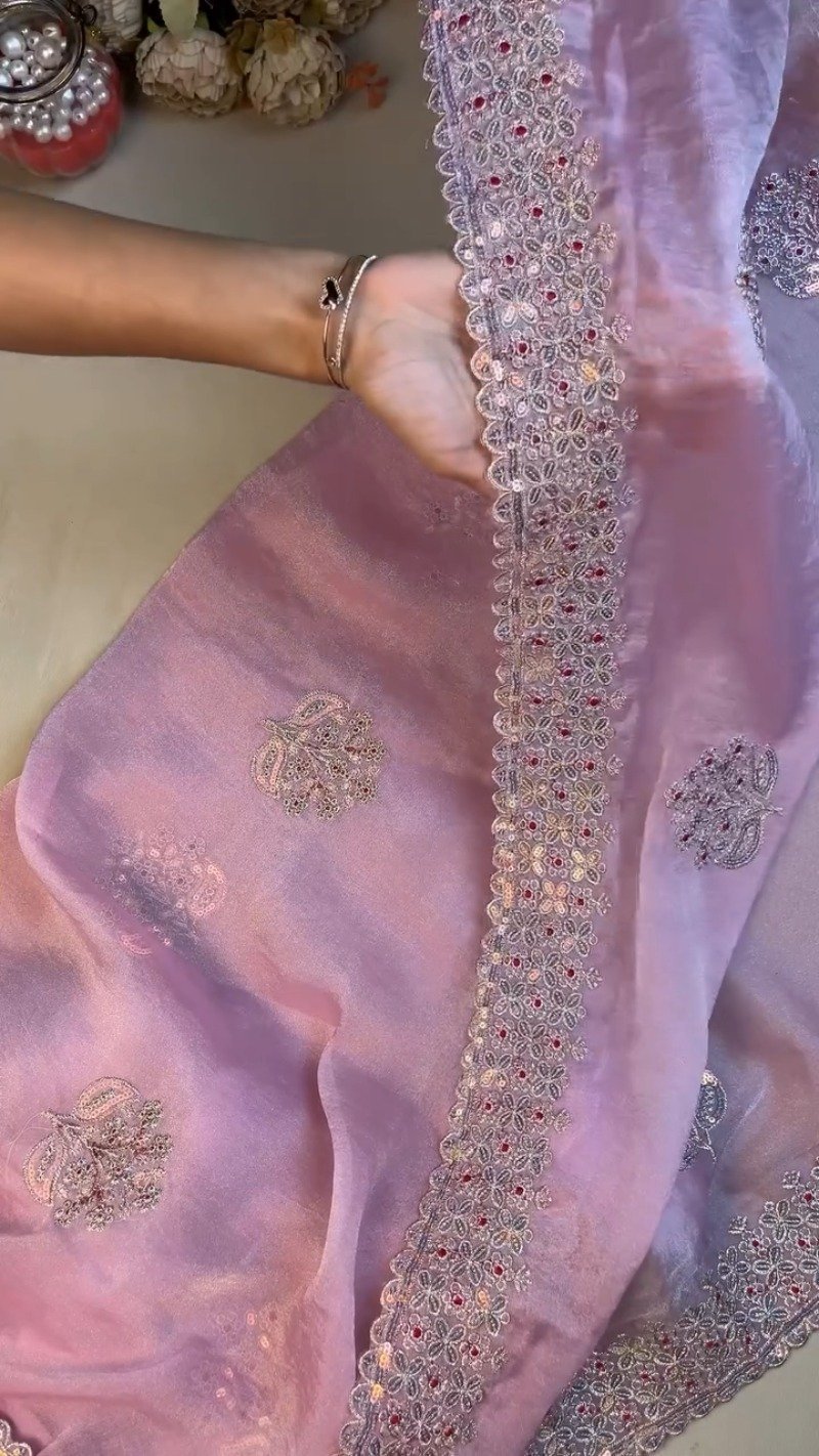 Enchanting Lilac Organza Saree & Maroon Velvet Blouse Set – Available in Lilac & Maroon - Image 5