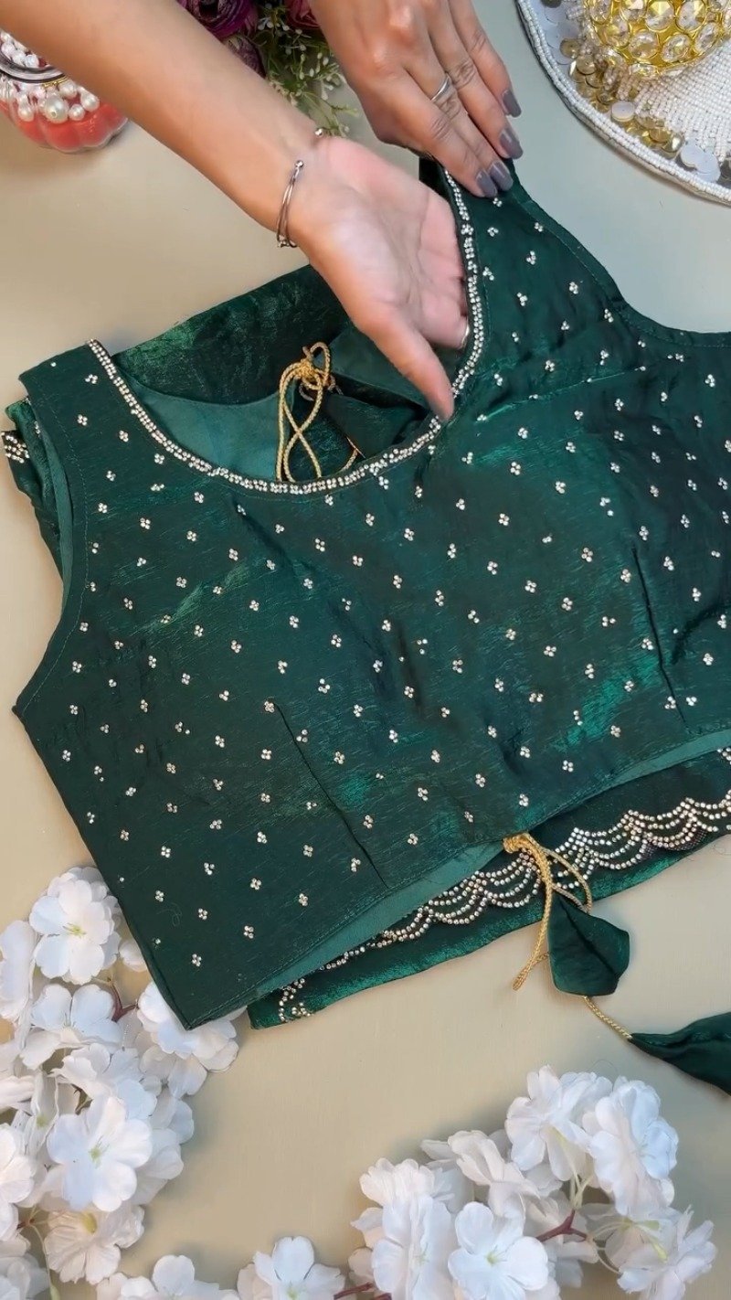 Emerald Radiance Stone-Embellished Organza Saree & Sleeveless Blouse Set - Image 2
