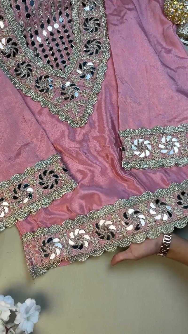 Blush Pink Mirrorwork & Pearl Embellished Kurta Set – Artisanal Elegance - Image 6