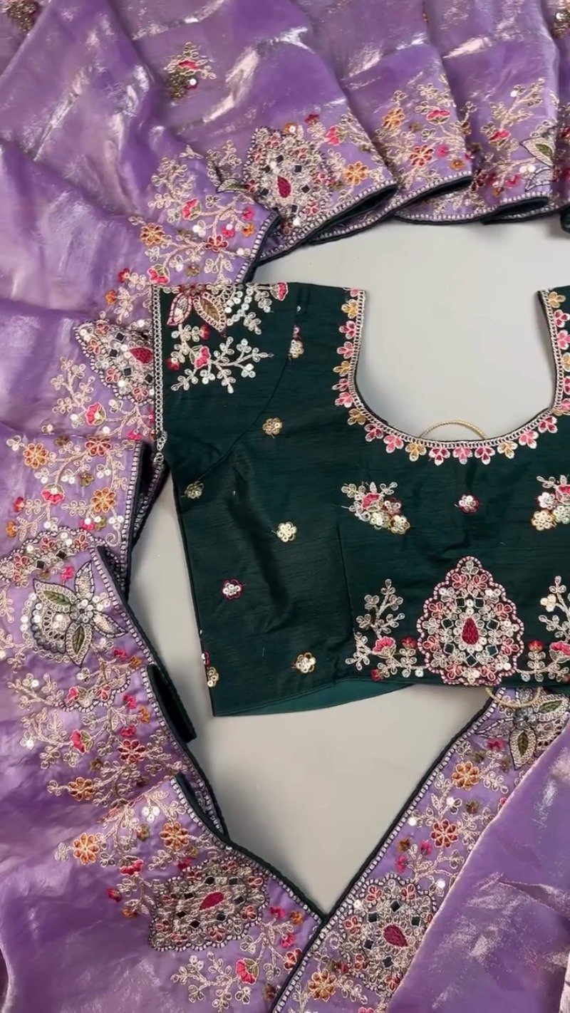 Enchanting Lavender Organza Saree Set with Deep Emerald Blouse – Elegance in Every Drape