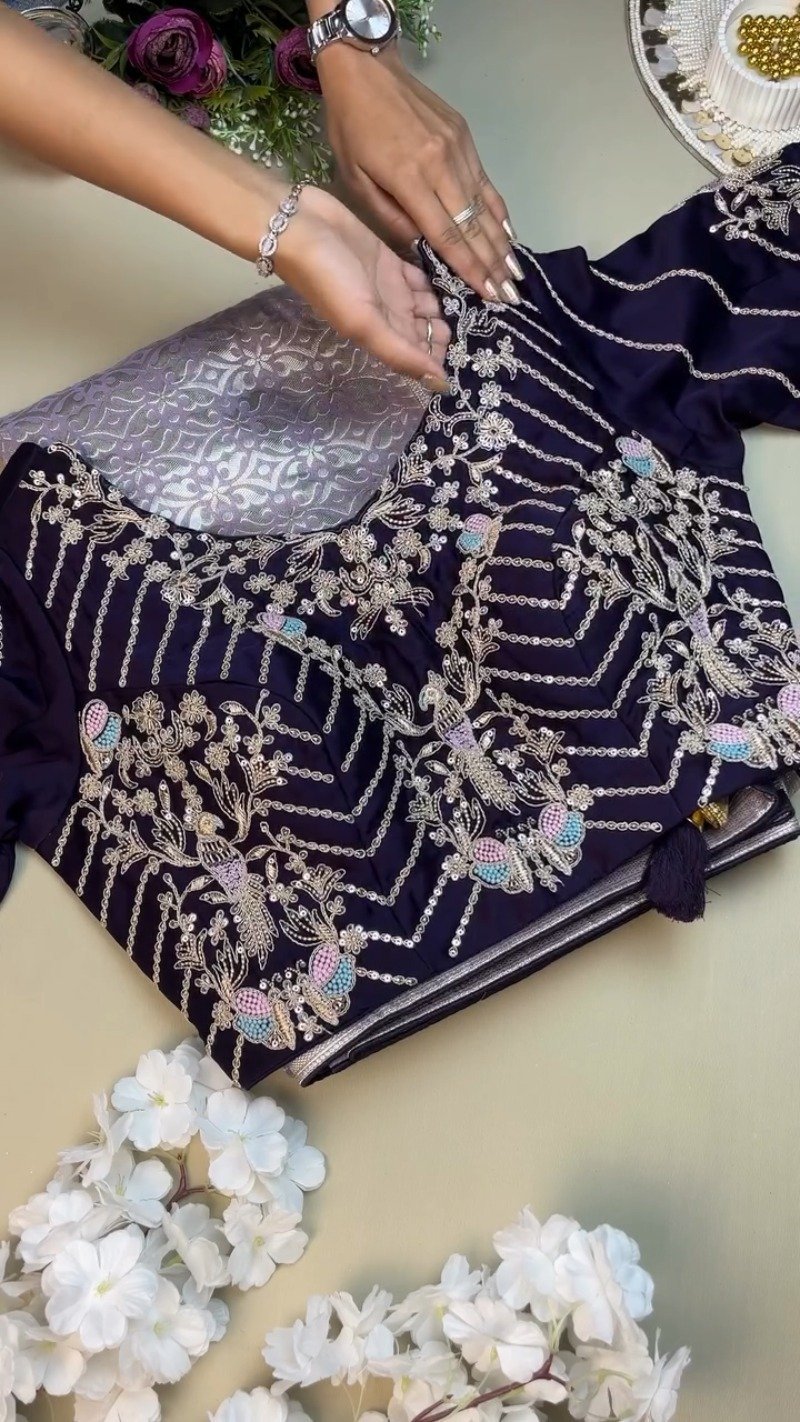 Opulent Lilac & Midnight Blue Handcrafted Silk Saree Set – Available in Lilac & Midnight Blue - Image 2