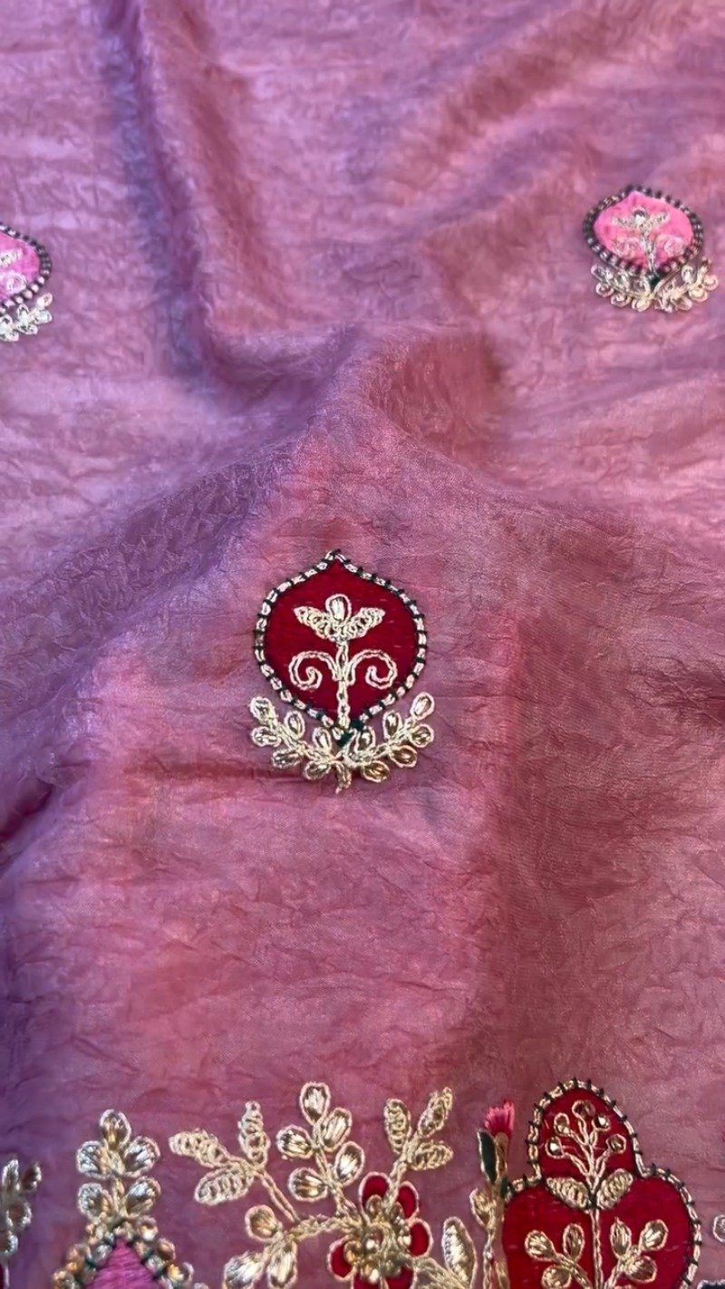Enchanting Mauve Rose Embroidered Saree Set with Contrast Deep Emerald Blouse - Image 3