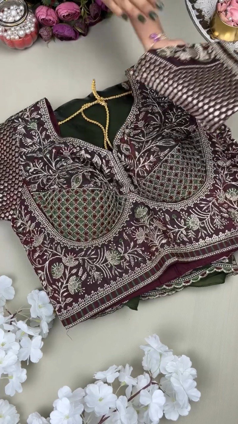 Olive Green Elephant Motif Embroidered Organza Saree & Blouse Set - Image 2