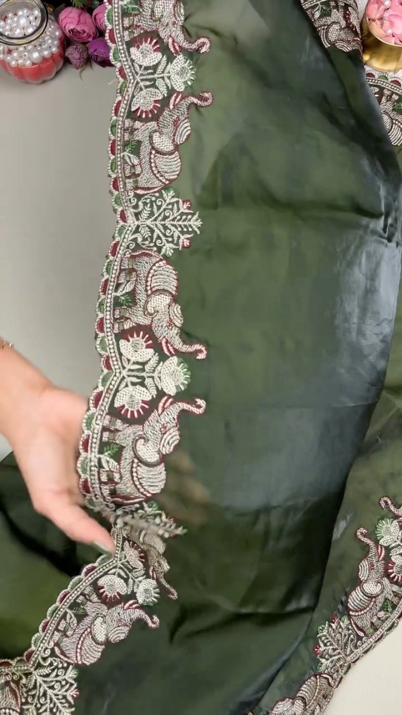 Olive Green Elephant Motif Embroidered Organza Saree & Blouse Set - Image 5