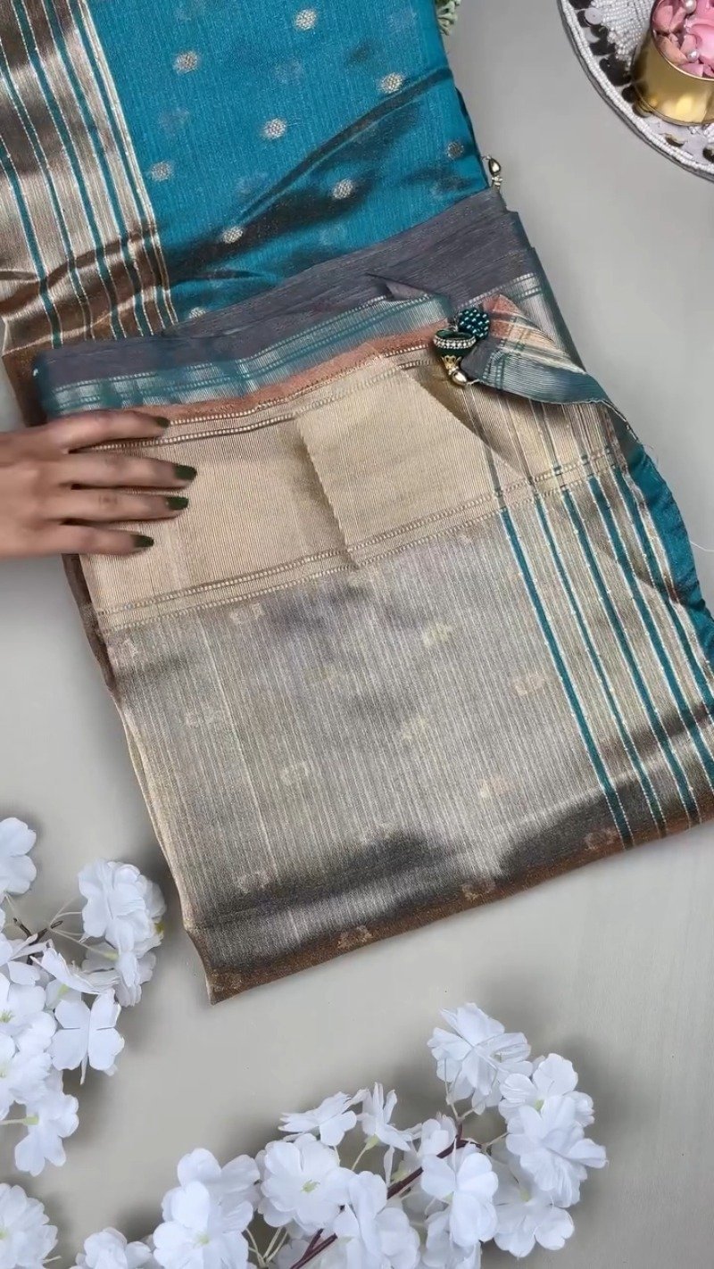 Midnight Teal & Champagne Shimmer Zari Weave Saree Set – Available in Teal & Champagne - Image 2