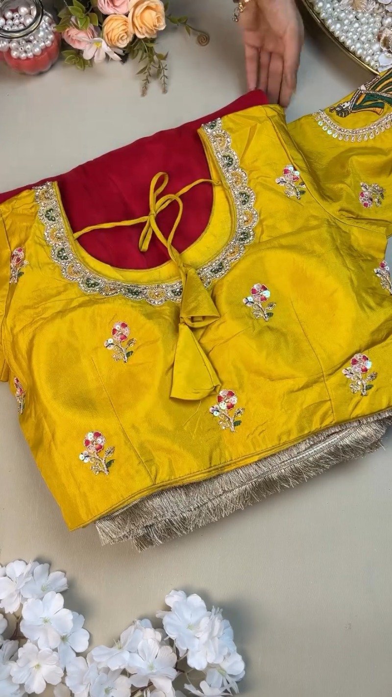 Krishna Motif Embellished Raw Silk Saree Ensemble – Available in Yellow & Red - Image 3