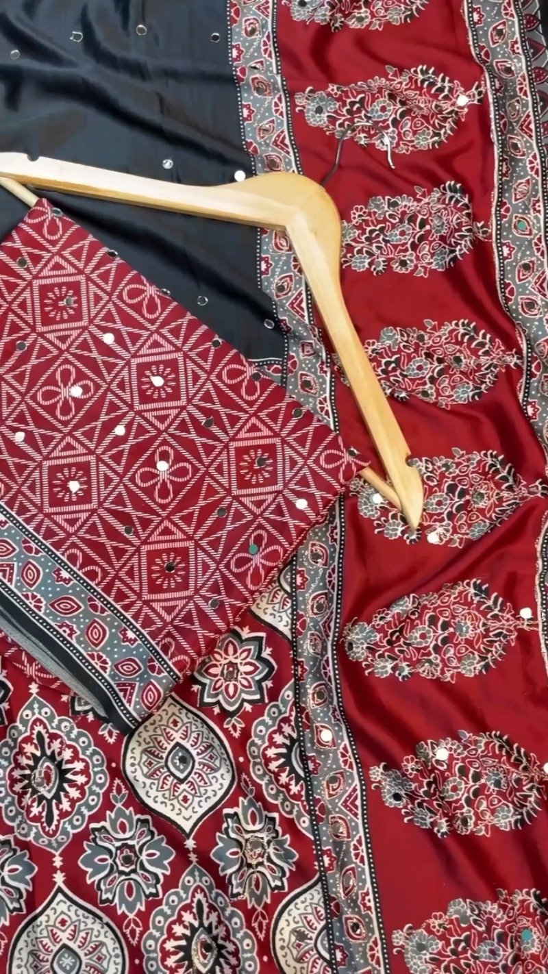 Regal Mirror-Work Ethnic Ensemble in Crimson & Ebony – Available in Dual-Tone Prints - Image 3