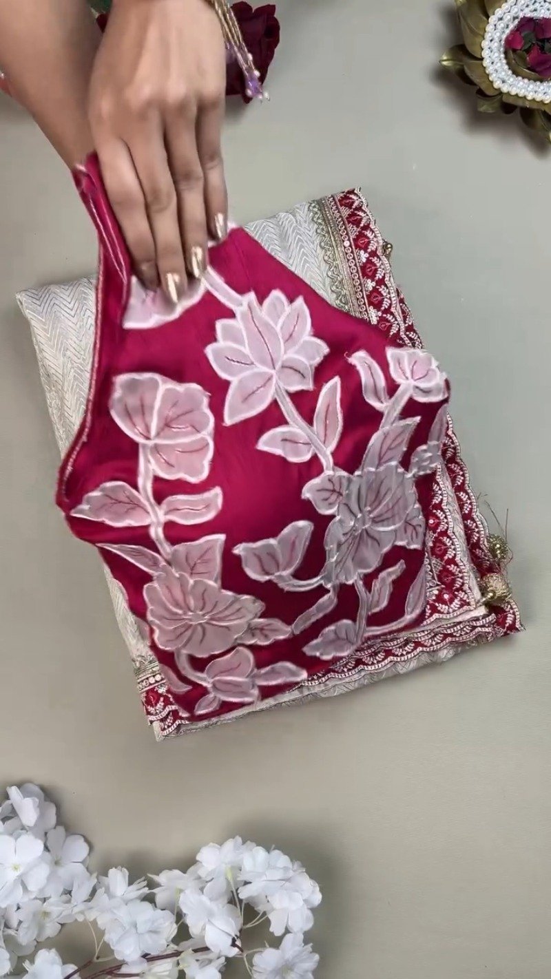 Ivory Chevron Pattern Saree with Embellished Deep Magenta Blouse – Elegant Festive Drape - Image 2