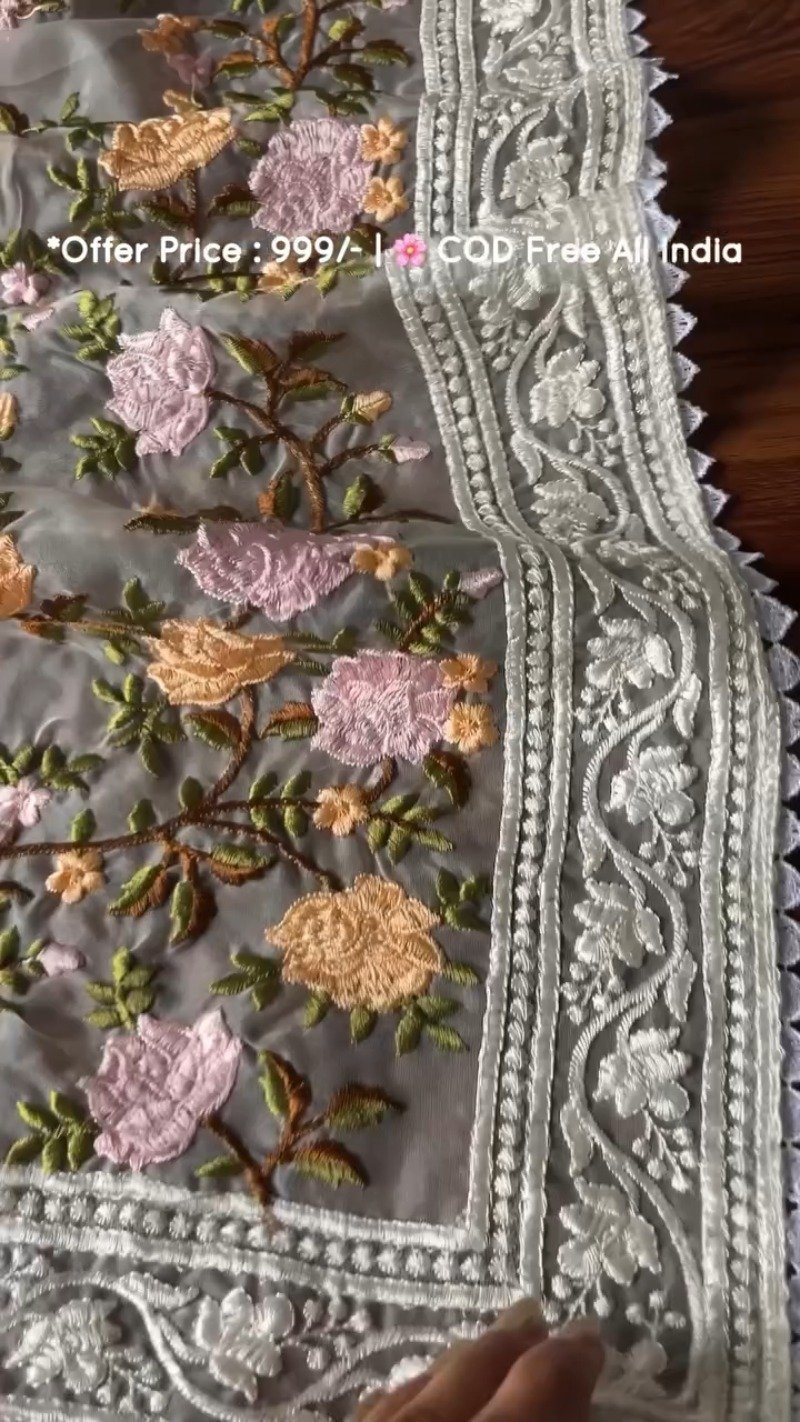 Elegant Floral Embroidered Organza Saree Set – Available in White & Light Green - Image 4