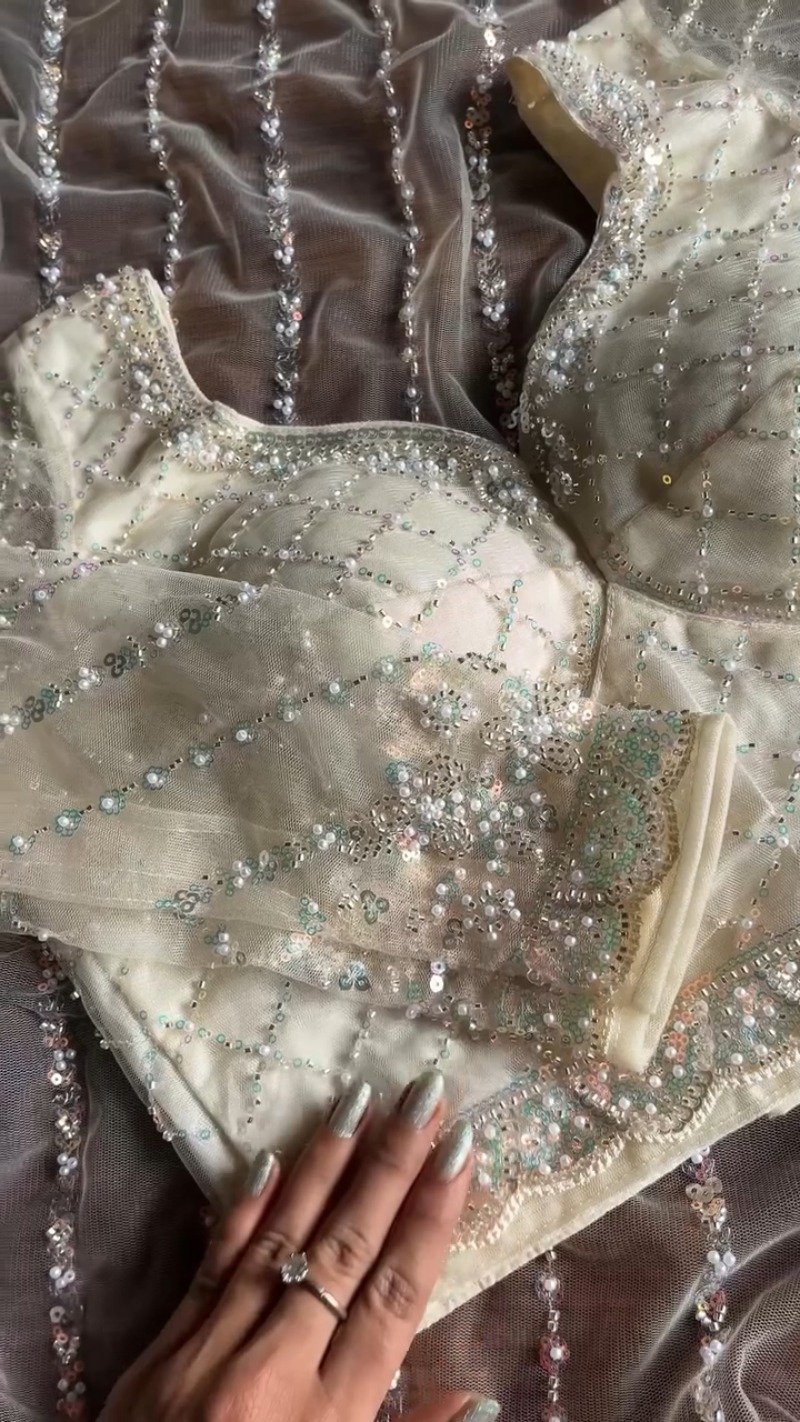Ivory Embellished Net Saree & Padded Blouse Set – Ethereal Elegance Collection - Image 5