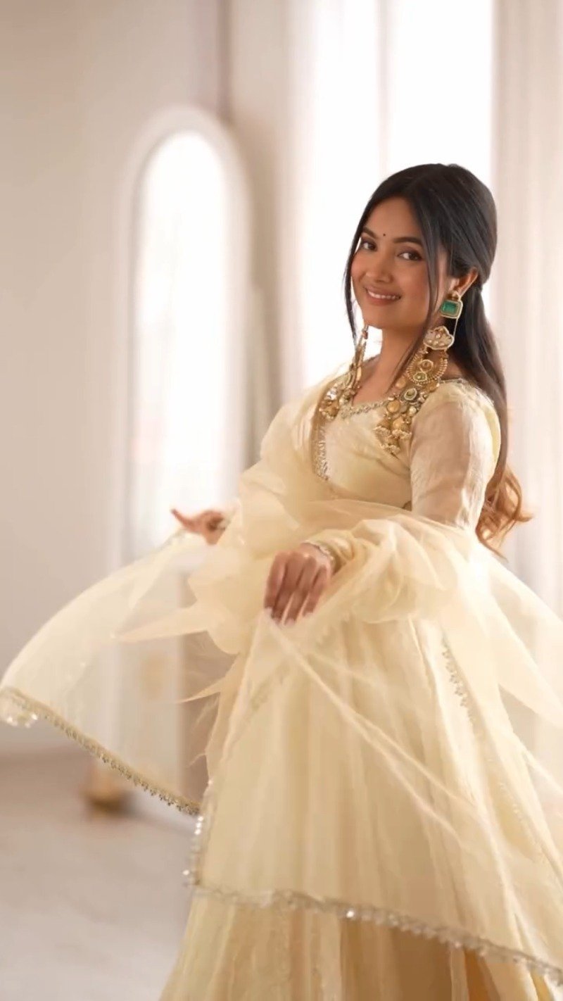 Ethereal Champagne Gold Crushed Silk Anarkali Suit Set – Available in Single Variant - Image 5